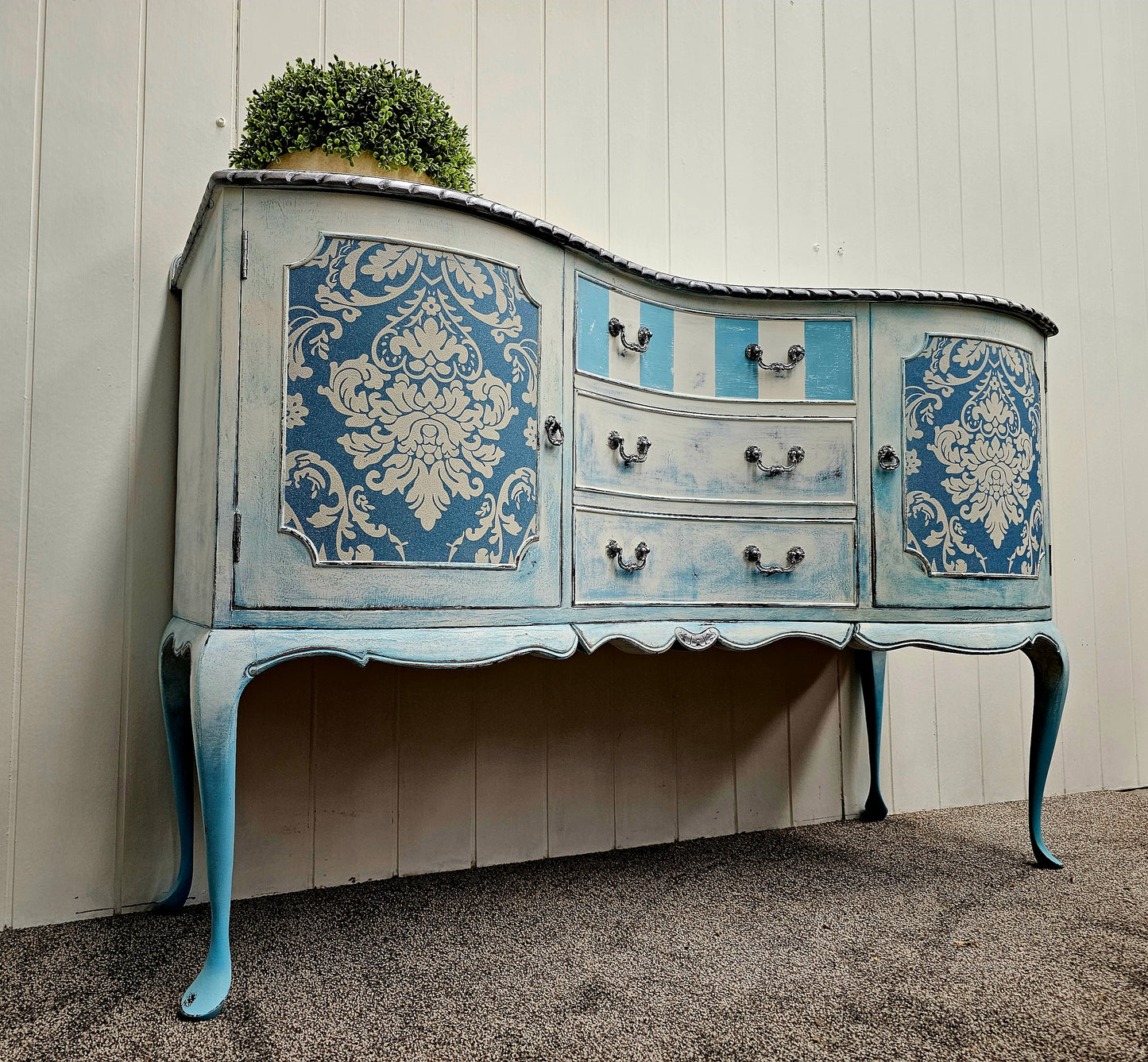 The Versailles Blues