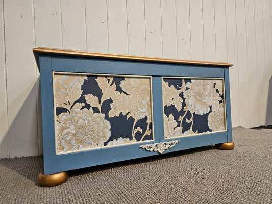 Elegant Blanket Box
